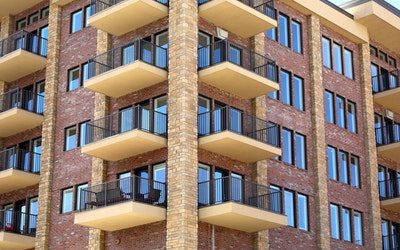 Top Real Estate Schools Ranked by Test Scores, Admission & Graduation Rates and Earnings of Alumni